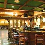Hamlet Court Hotel