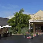 Hamlet Court Hotel