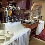 Hamlet Court Hotel 3*