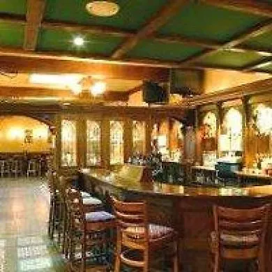Hamlet Court فندق
