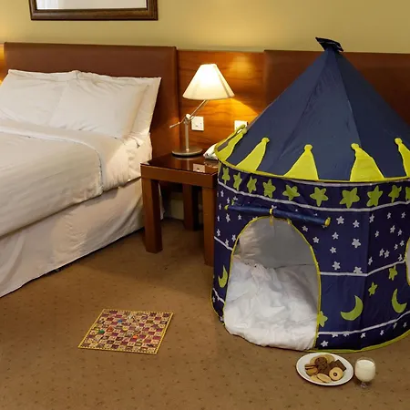 Hamlet Court Johnstown Bridge