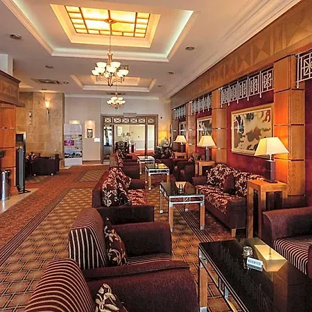 Hamlet Court فندق 3*