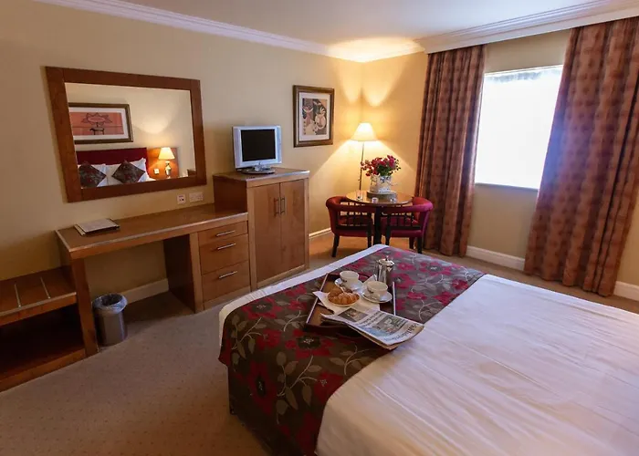 Hamlet Court 3*