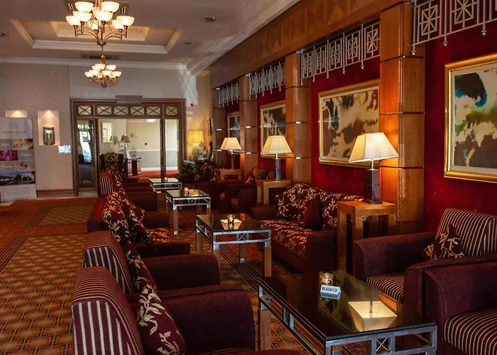 Hamlet Court Hotel 3*