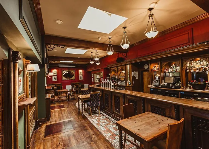 Hamlet Court Hotel 3*