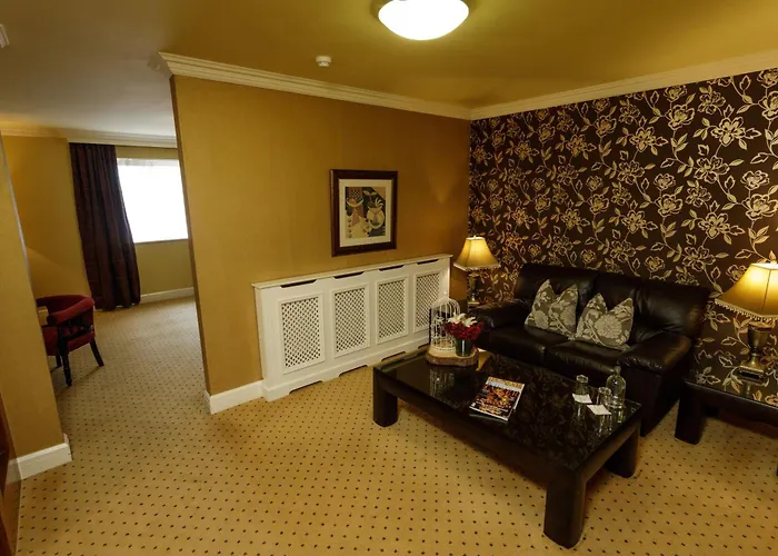 Hamlet Court Hotel 3*