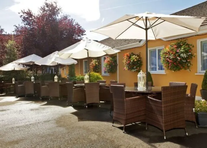 Hamlet Court Hotel 3*