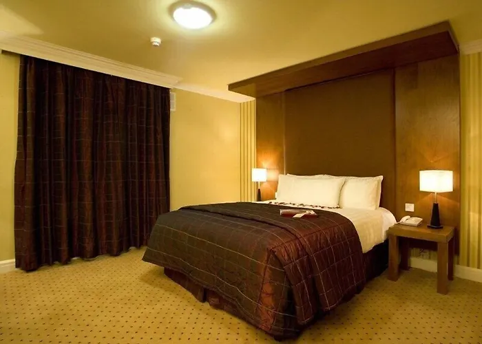 Hamlet Court Hotel