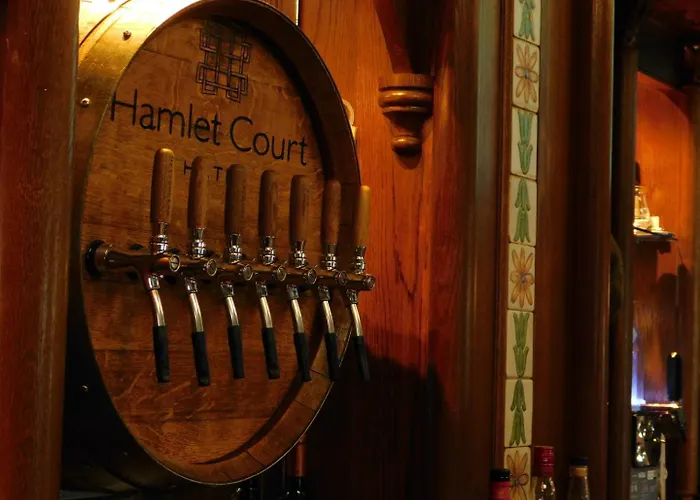 Hotel Hamlet Court