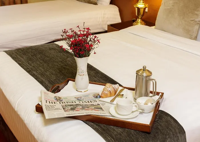 Hamlet Court 3* Johnstown Bridge